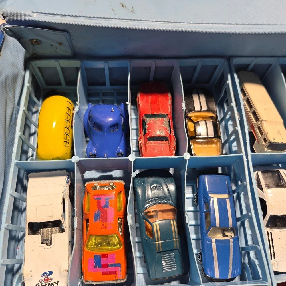 Vintage 1983 Matchbox Carry Case Blue Vinyl with 24 Hot Wheels Matchbox Cars Lot